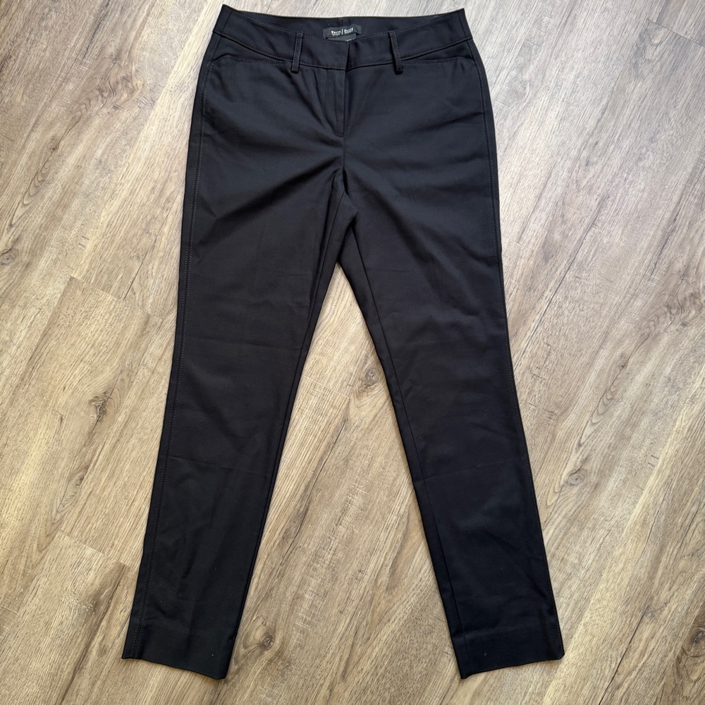 White House Black Market Perfect Form Slim Leg Black Pants - Size 2 R